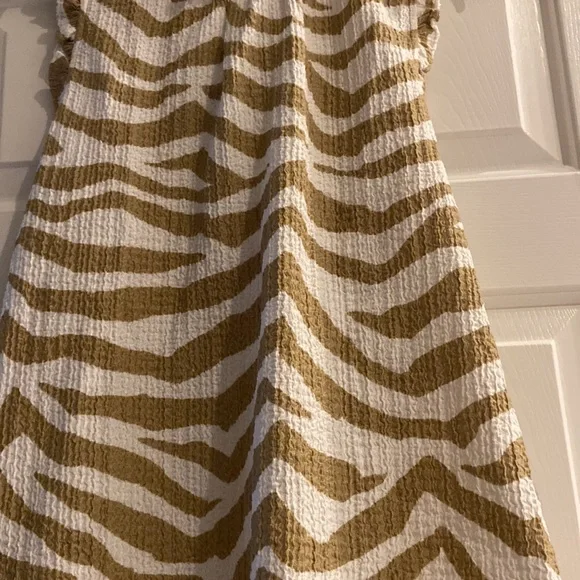 Express sleeveless blouse . - Picture 2 of 3